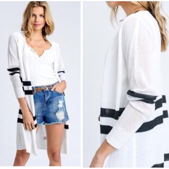 Last 1 ⬇️ White & Black Striped Cardigan - Picture 3 of 7